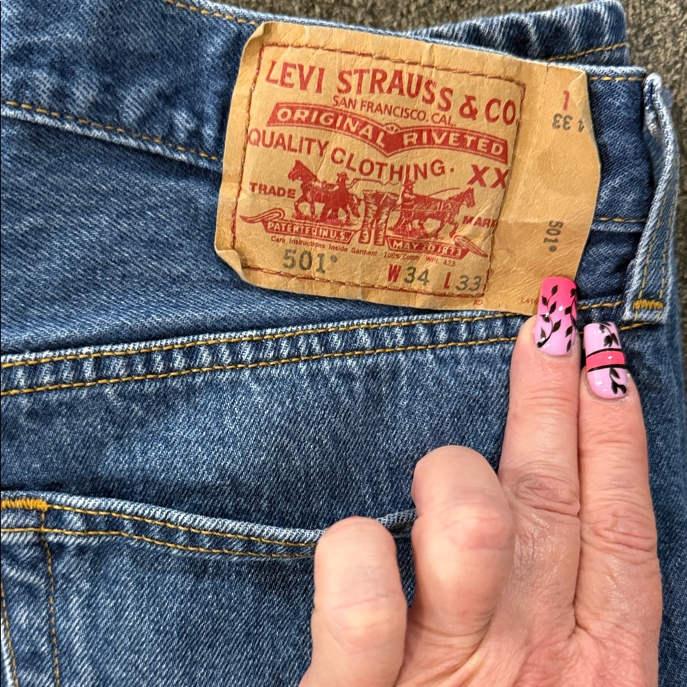 Classic Button Fly Levi Strauss - image 7